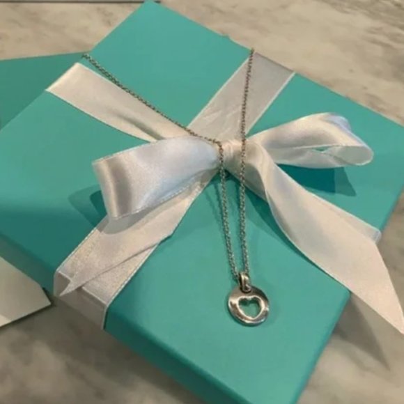 SPECIAL TIFFANY & CO Stencil Heart Necklace!!! - Picture 3 of 5